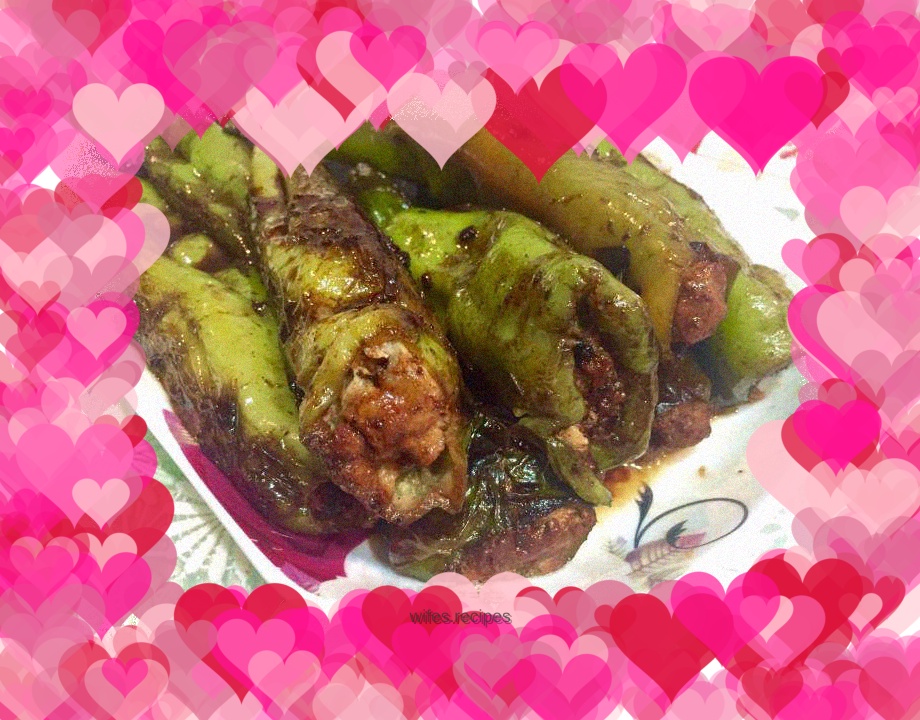 Tiger skin pepper stuffed with meat