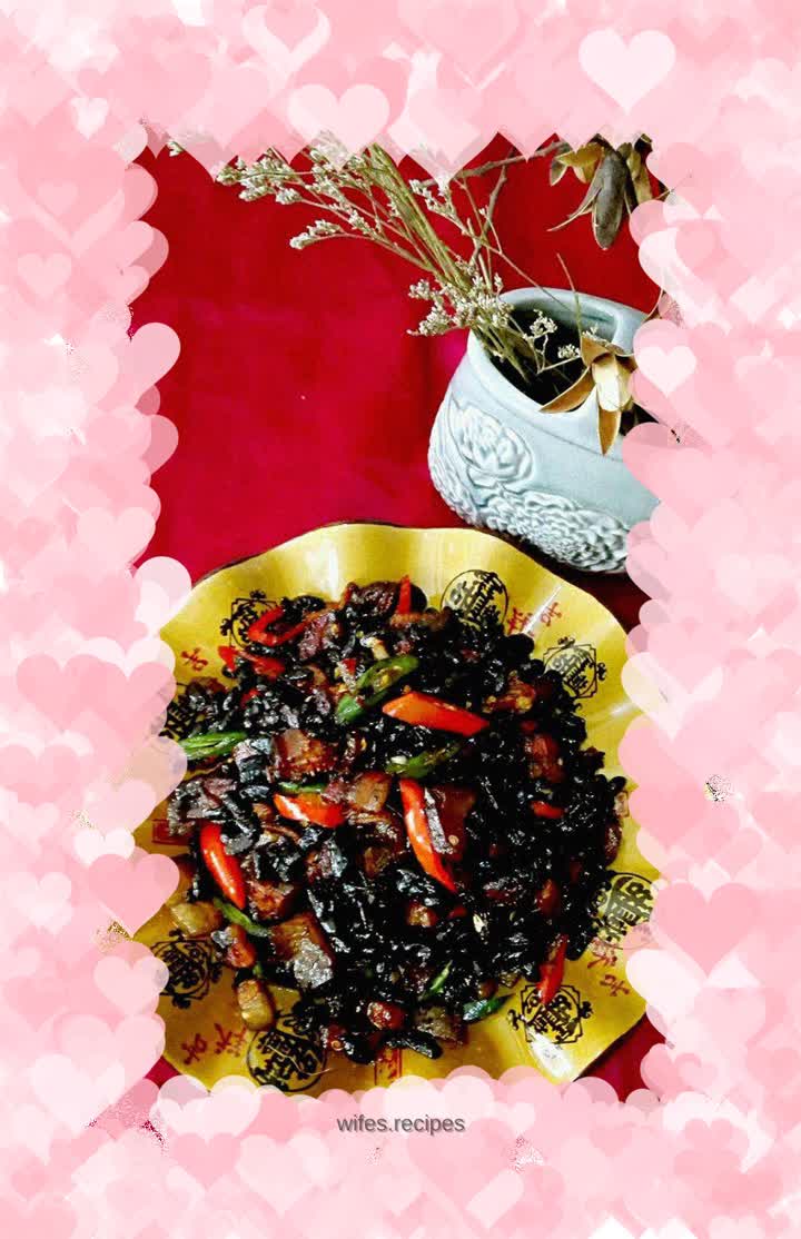 Stir-fried diced bacon with black bean sauce