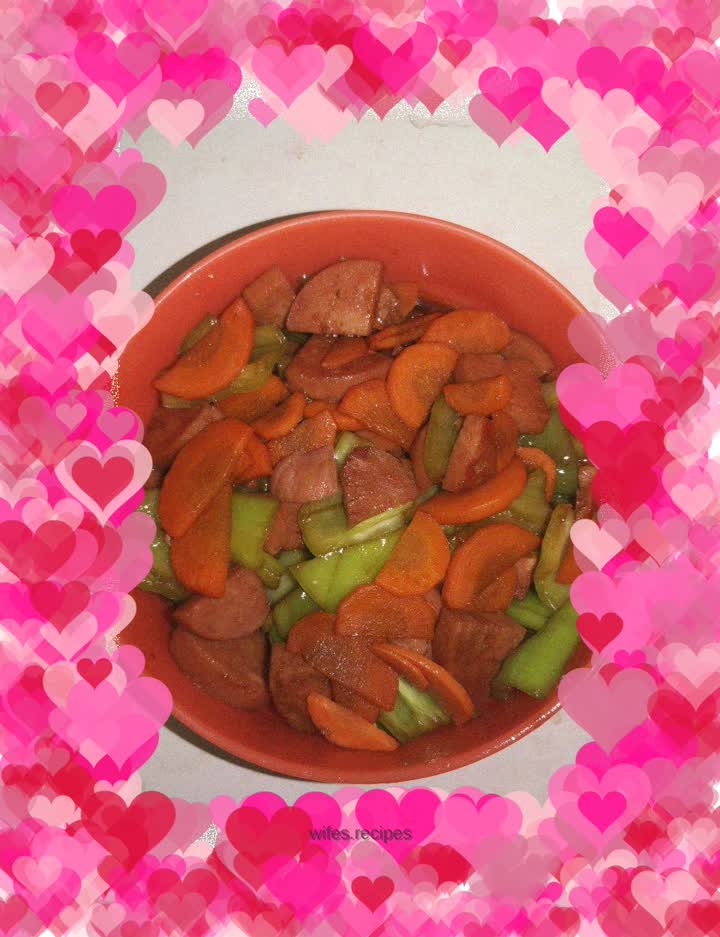 Stir-fried carrots with pepper and ham