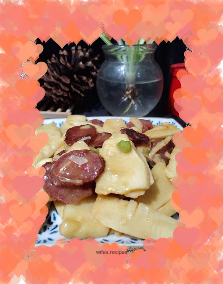 Stir-fried winter bamboo shoots with sausage