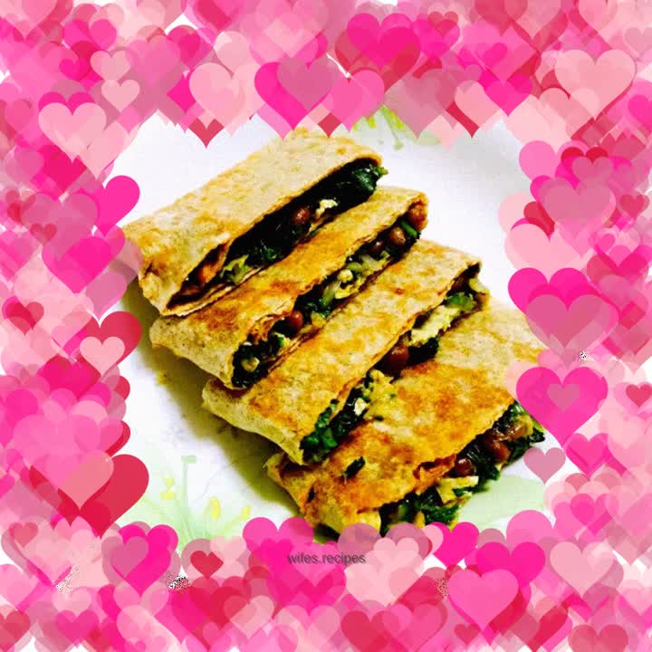 Multigrain pancakes and fruits