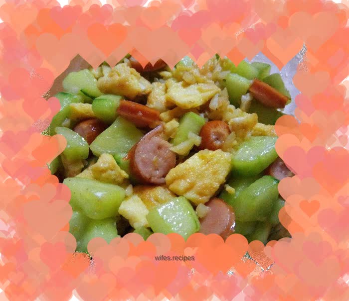 Crisp red, yellow and green