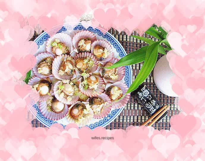 Can’t get enough of small seafood---garlic scallops