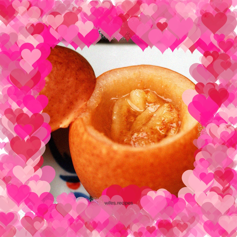 Whole pear stewed with figs