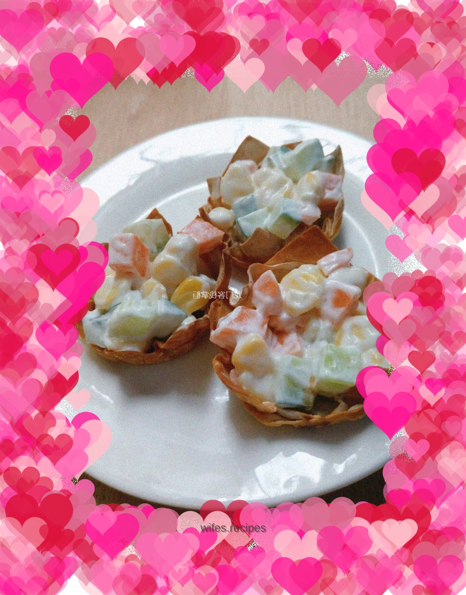 Wonton Wrap Salad Cup