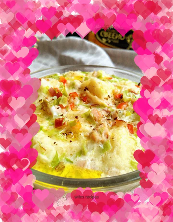 Flaxseed oil, mixed vegetables, smoked sausage and toast, steamed egg custard