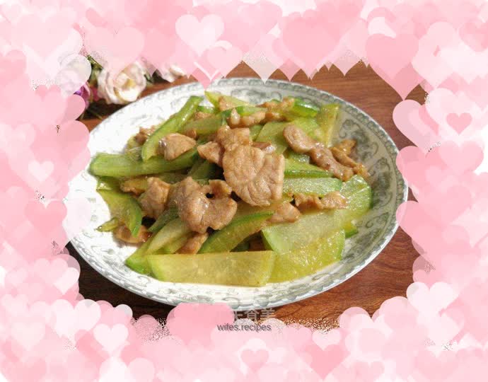 Stir-fried pork slices with green radish