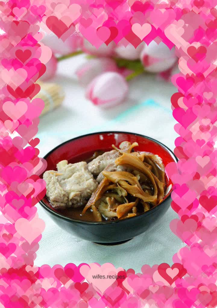 Braised Pork Ribs with Maitake Flowers