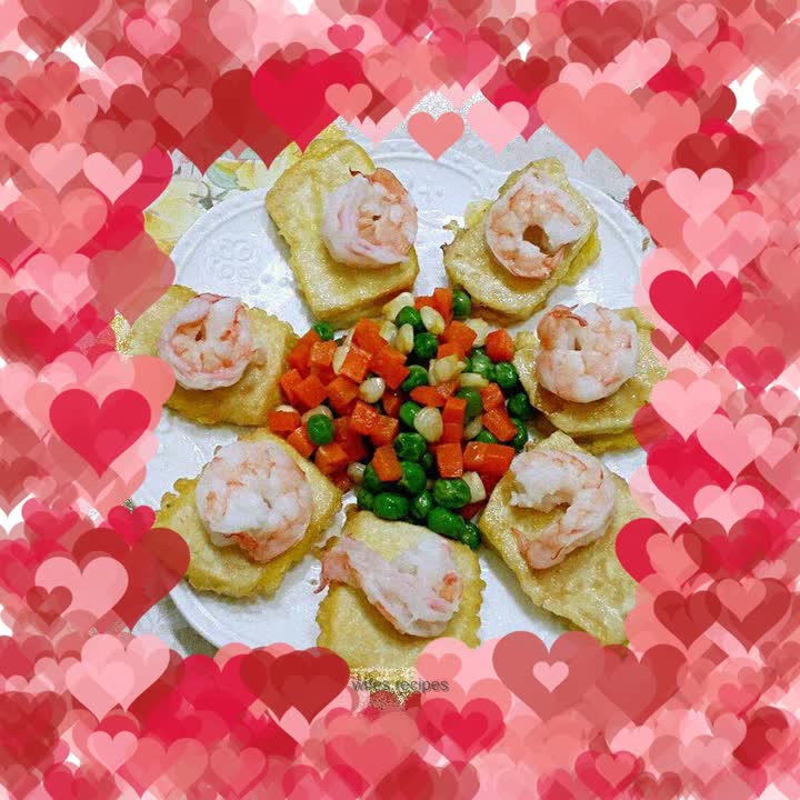 Sandwiched White Jade Shrimp