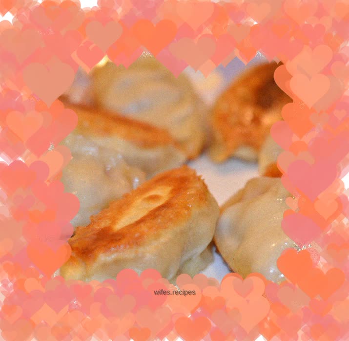 Juicy pan-fried dumplings