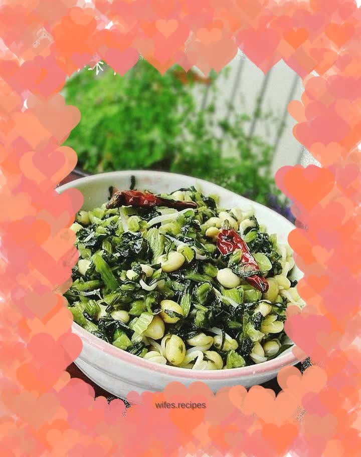 Stir-fried pickled cabbage with soybean sprouts