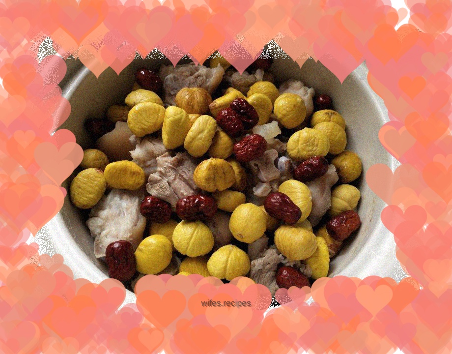 Pig's trotters, chestnut and red dates soup