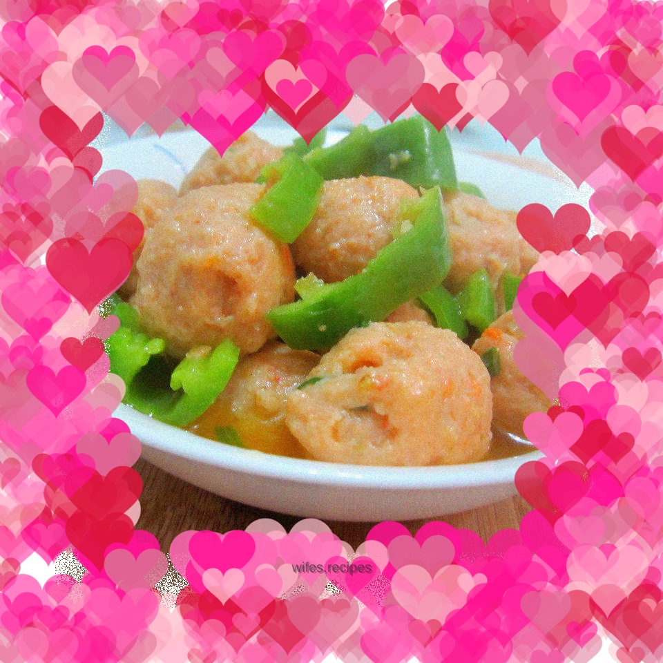 Fried meatballs with green pepper