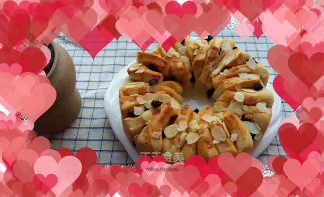 Caramel Cranberry Shredded Buns