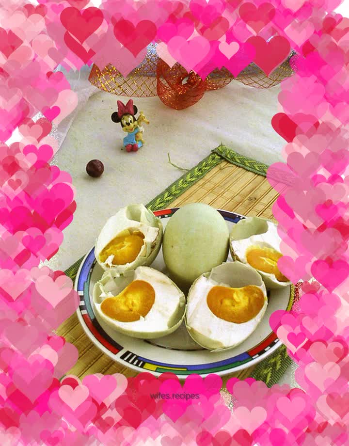 BBQ flavored salted duck eggs