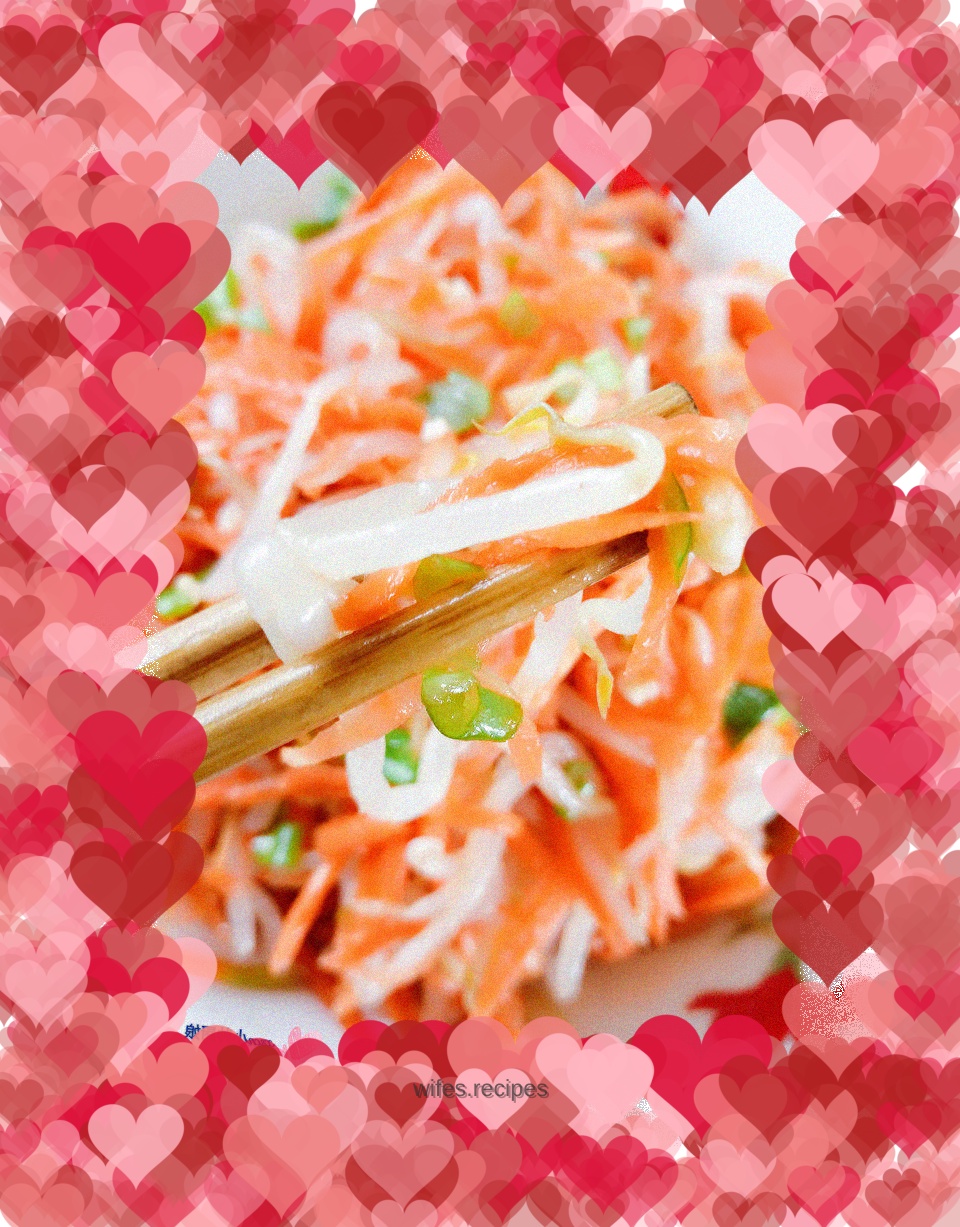 Cold White Jade Golden Silk (Cold Carrot and Bean Sprouts with Green Onions)