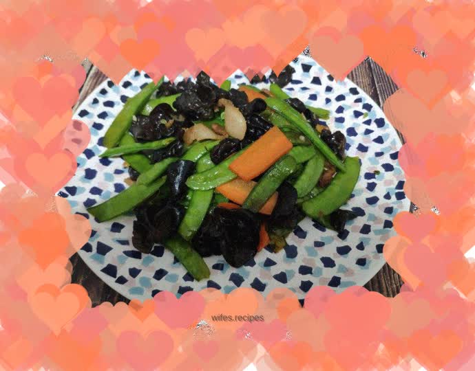 Fried Pork with Dutch Beans and Fungus