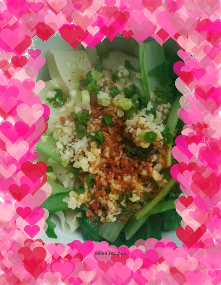 Pull the oily noodles wide