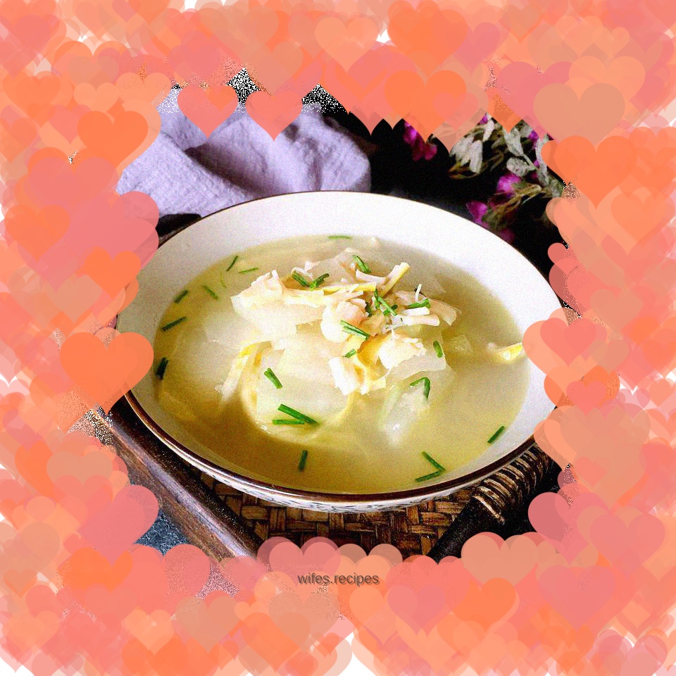 Flat-tip scallops and winter melon soup