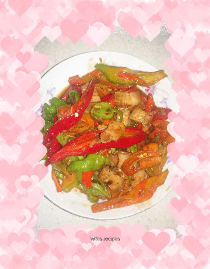 Sautéed pork belly with two peppers