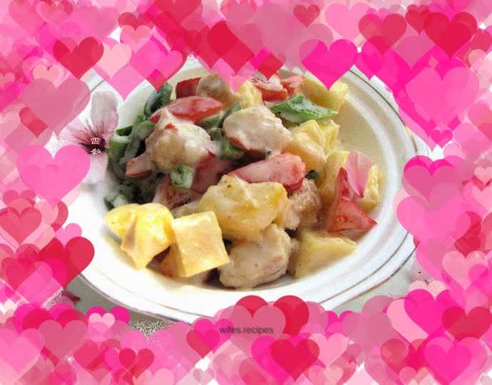 Simple fruit and vegetable salads and sandwiches