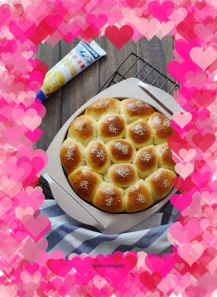 [Condensed Milk and Coconut Buns] Nanyang style snack buns with rich milky aroma