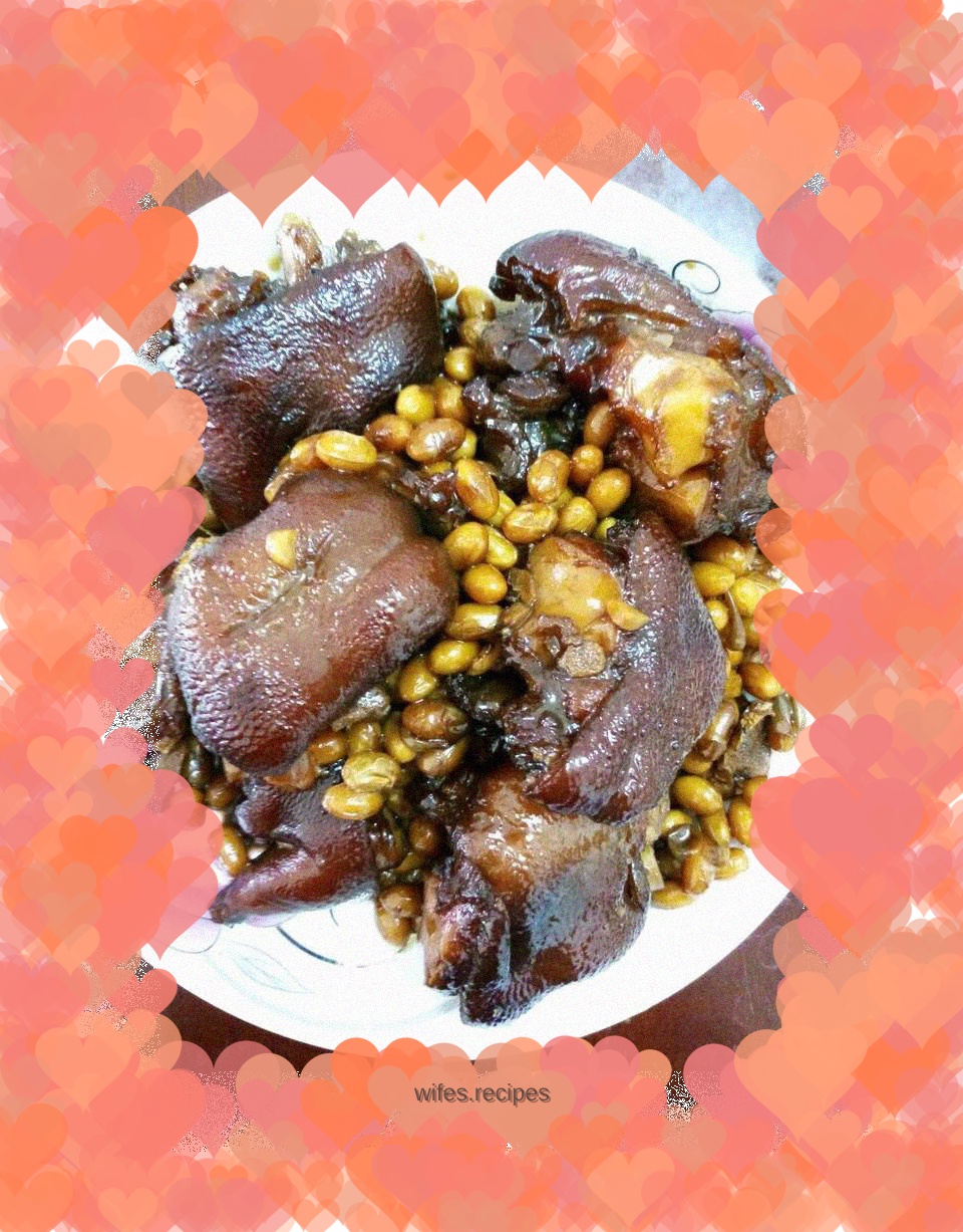 Soybean Stewed Pork Trotters