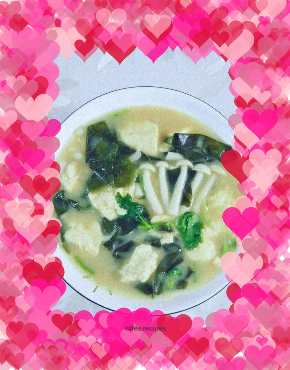 Japanese style wakame miso soup