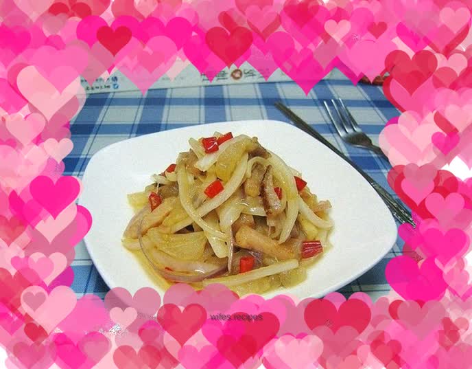 Fried bacon with onions