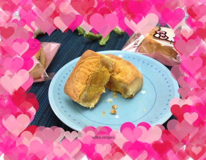 Western-style egg yolk cake