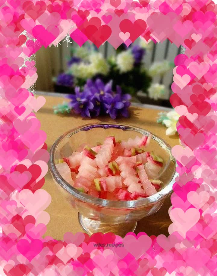 Sweet and sour radish strips