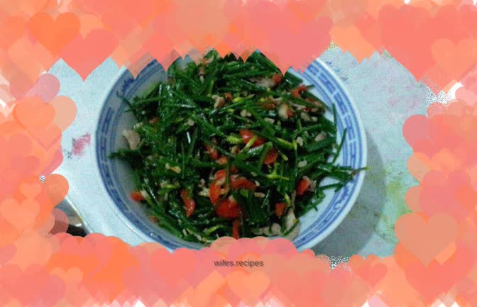 Stir-fried chives with chive flowers