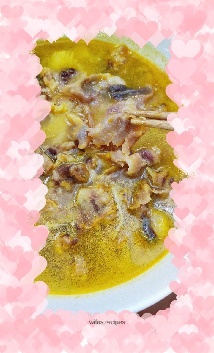 Fatty beef in sour soup