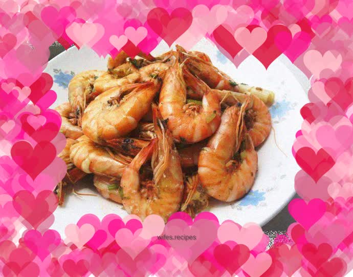 Stir-fried shrimp with parsley
