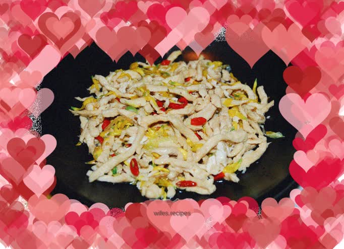 Stir-fried shredded chicken with chrysanthemums