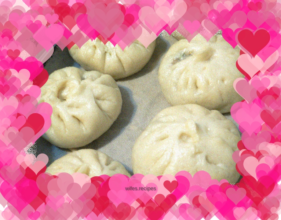 Vegetarian buns with mushrooms and vegetables