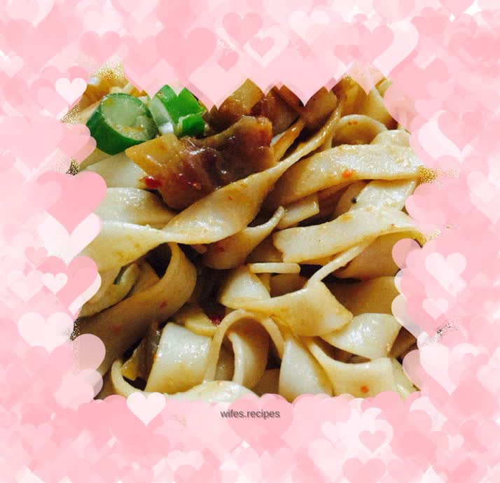 Nondescript hot dry noodles