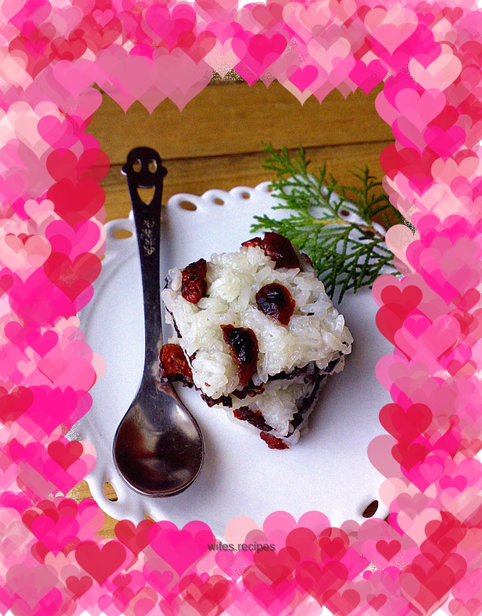 Purple rice and preserved fruit two-color rice