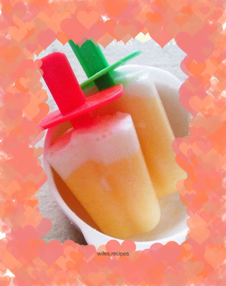 Yogurt mango puree ice cream