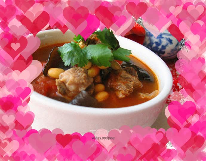 Soybean and Beef Brisket Soup with Tomato Sauce