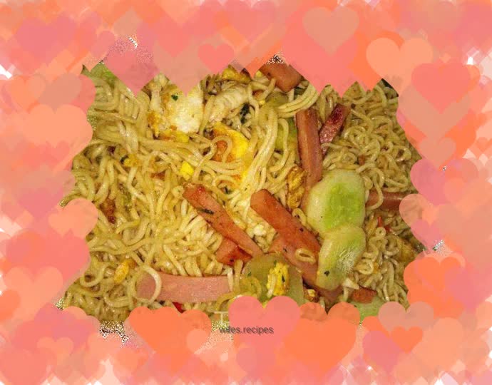 Cucumber sandwich, egg fried doll noodles