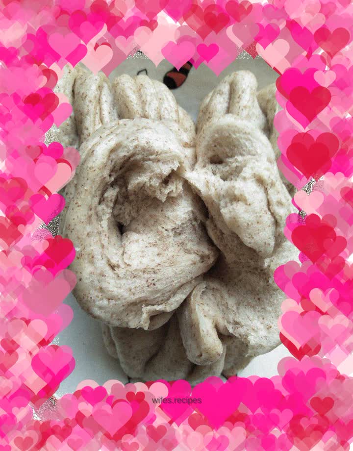 Black whole wheat rolls