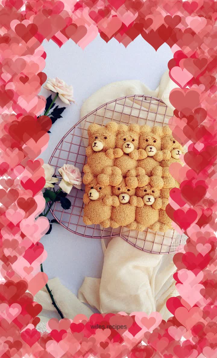 The cute teddy bear squeezes the bread for you