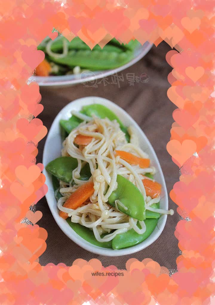 A refreshing delicacy in summer - snow peas mixed with daylilies