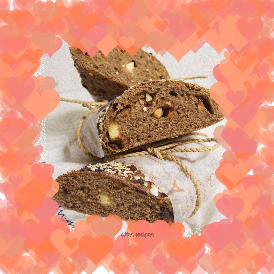 Red wine, longan, red dates and cheese soft European buns