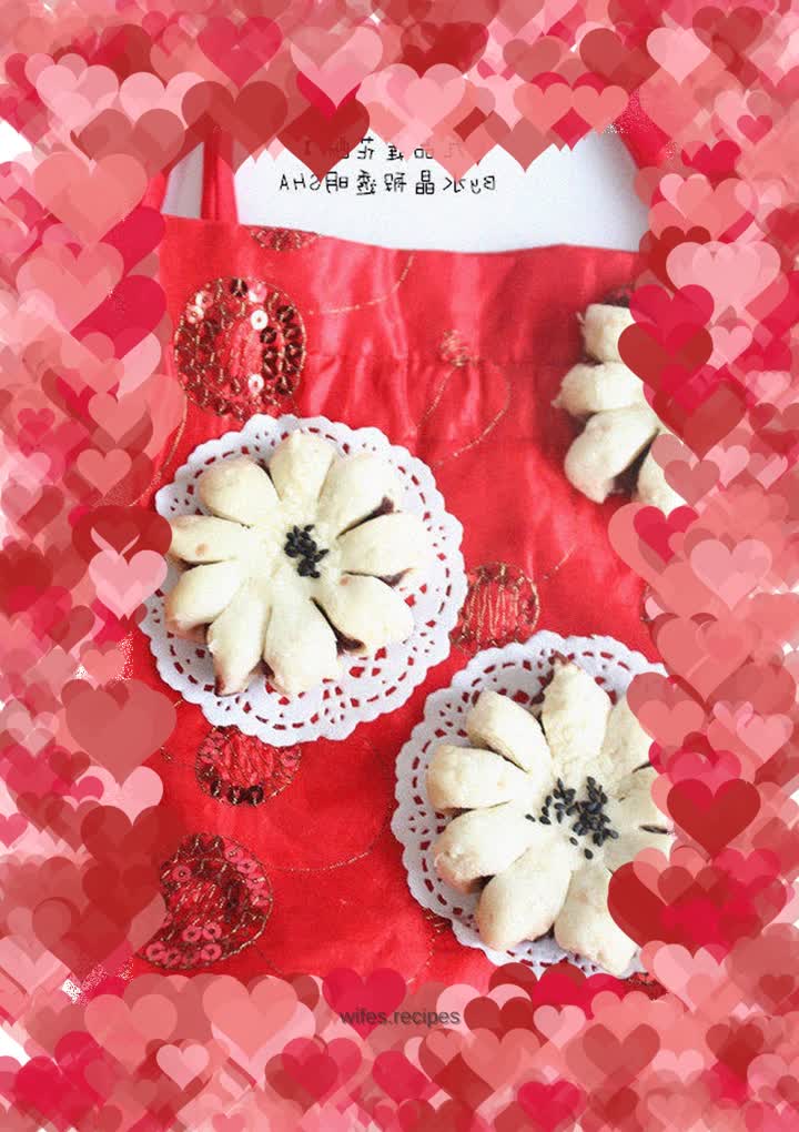 Nine-grade lotus cake