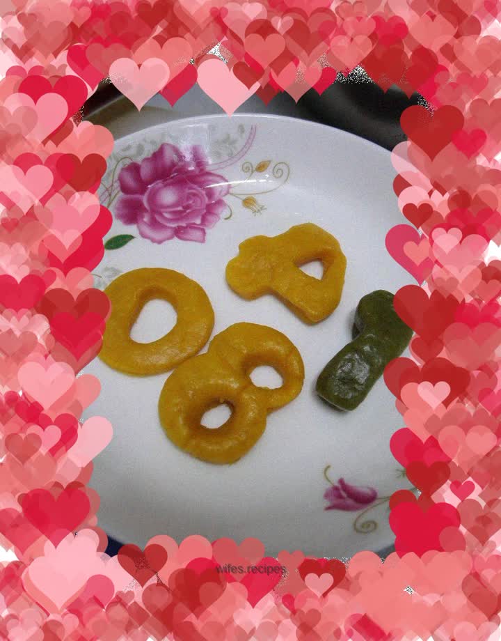 Spinach and Pumpkin Number Steamed Buns