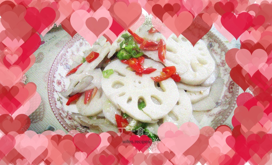 Stir-fried lotus root with red and green bell peppers