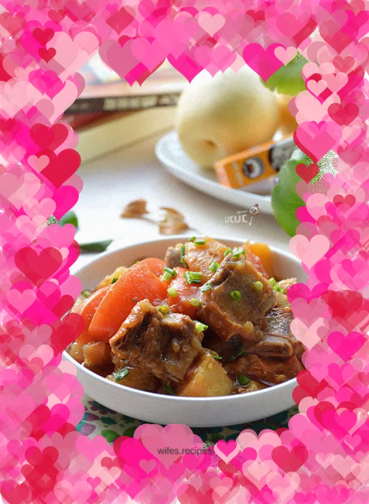 Tomato and Potato Braised Pork Ribs