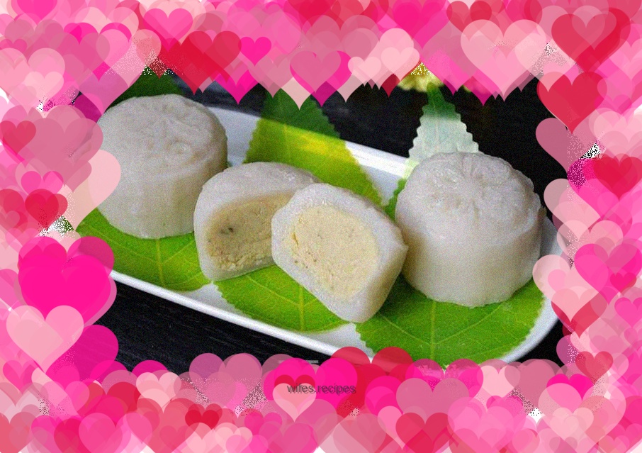 Snowskin mooncakes with mung bean filling